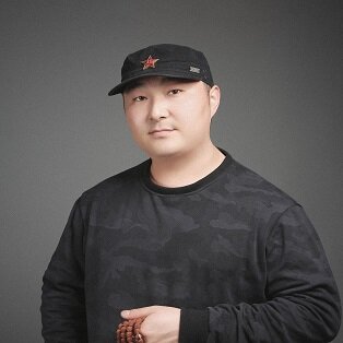 贾  涛  